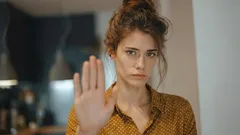  Ako povedať nie bez pocitu viny: technika, ktorá vám ušetrí nervy a dôveryhodnosť.