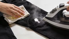 Ako odstrániť lesk z tkaniny po žehlení bez návštevy čistiarne: domáci spôsob rieši problém