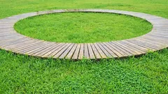 Dosky, ktoré nestrácajú na kvalite ani po sto rokoch: starý spôsob spracovania, na ktorý všetci zabudli